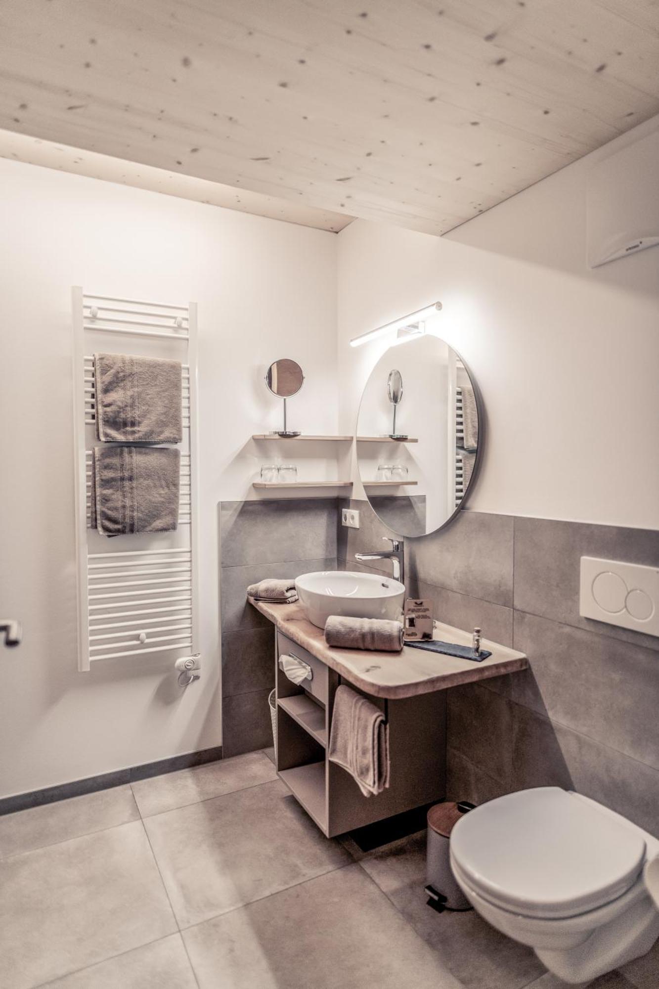 Boutique Hotel Lechzeit Elmen ภายนอก รูปภาพ