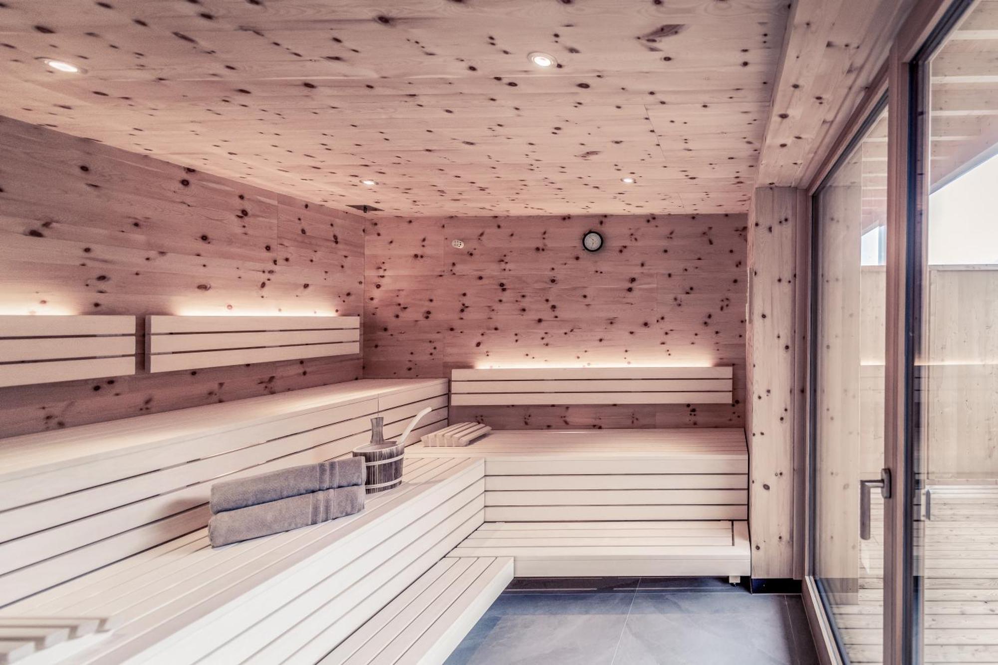 Boutique Hotel Lechzeit Elmen ภายนอก รูปภาพ